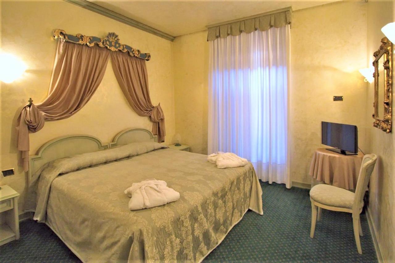 Hotel Colomba D'Oro Verona Esterno foto