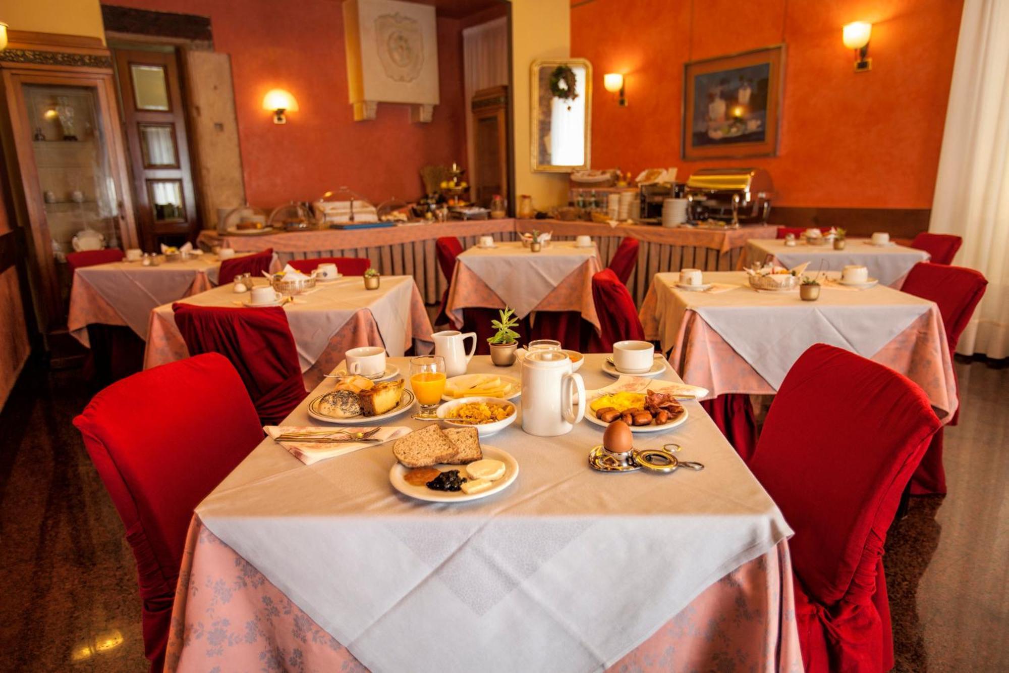 Hotel Colomba D'Oro Verona Esterno foto