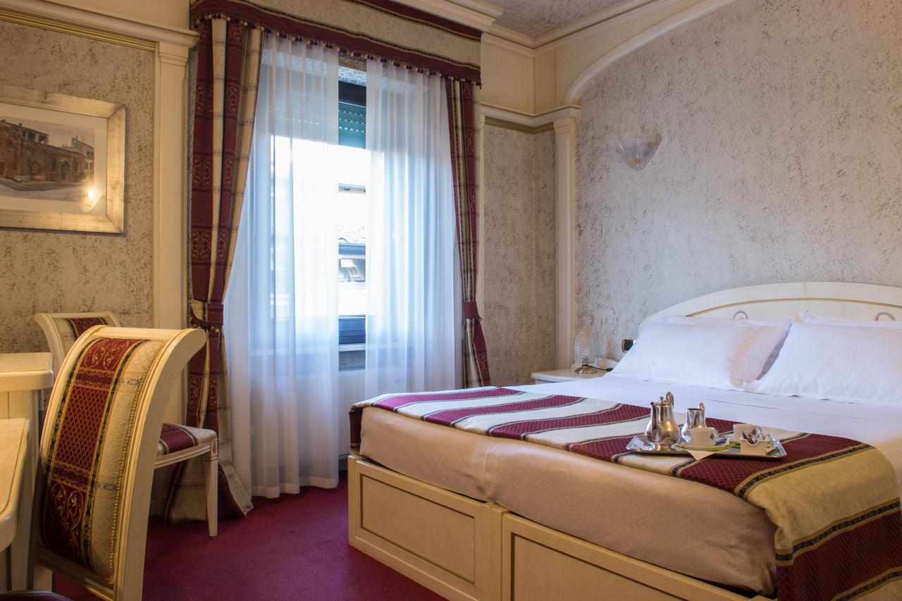 Hotel Colomba D'Oro Verona Esterno foto